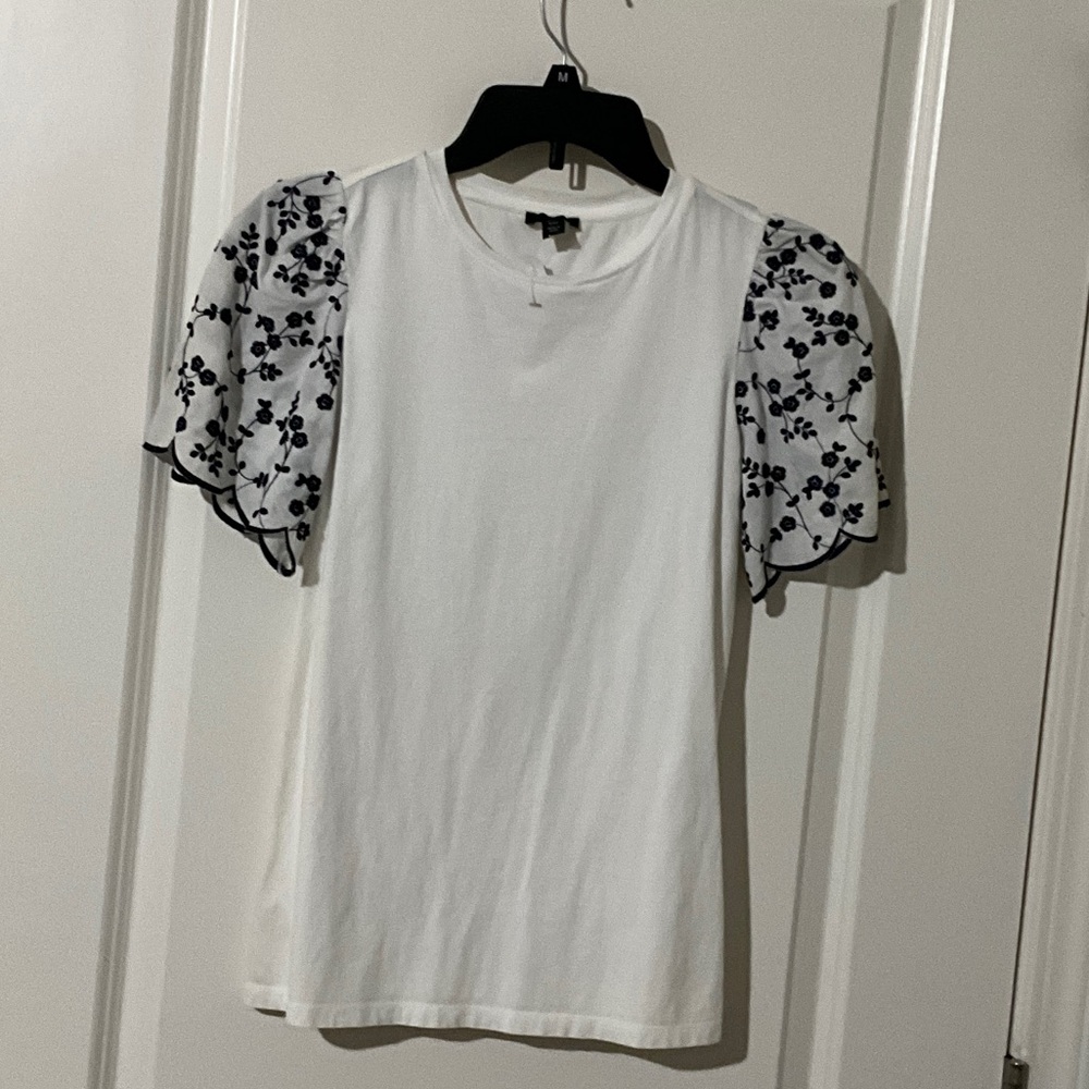 Nicely used:Ann Taylor White Blouse with Black Floral Sleeves PTP 15 L 23